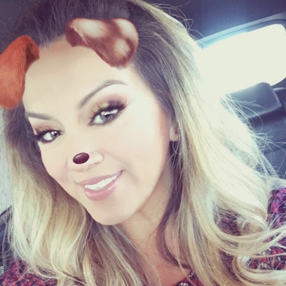 Meet your Posher, Rena - Picture 1 of 2